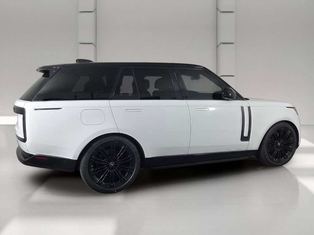 Used 2024 Land Rover Range Rover SE AWD/4WD image 5