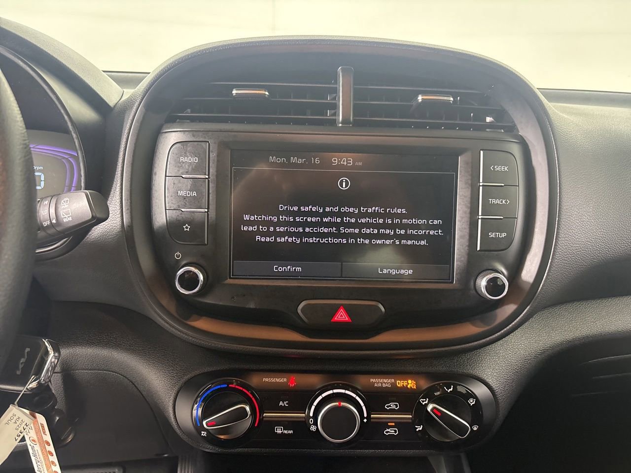 Used 2025 Kia Soul LX image 14