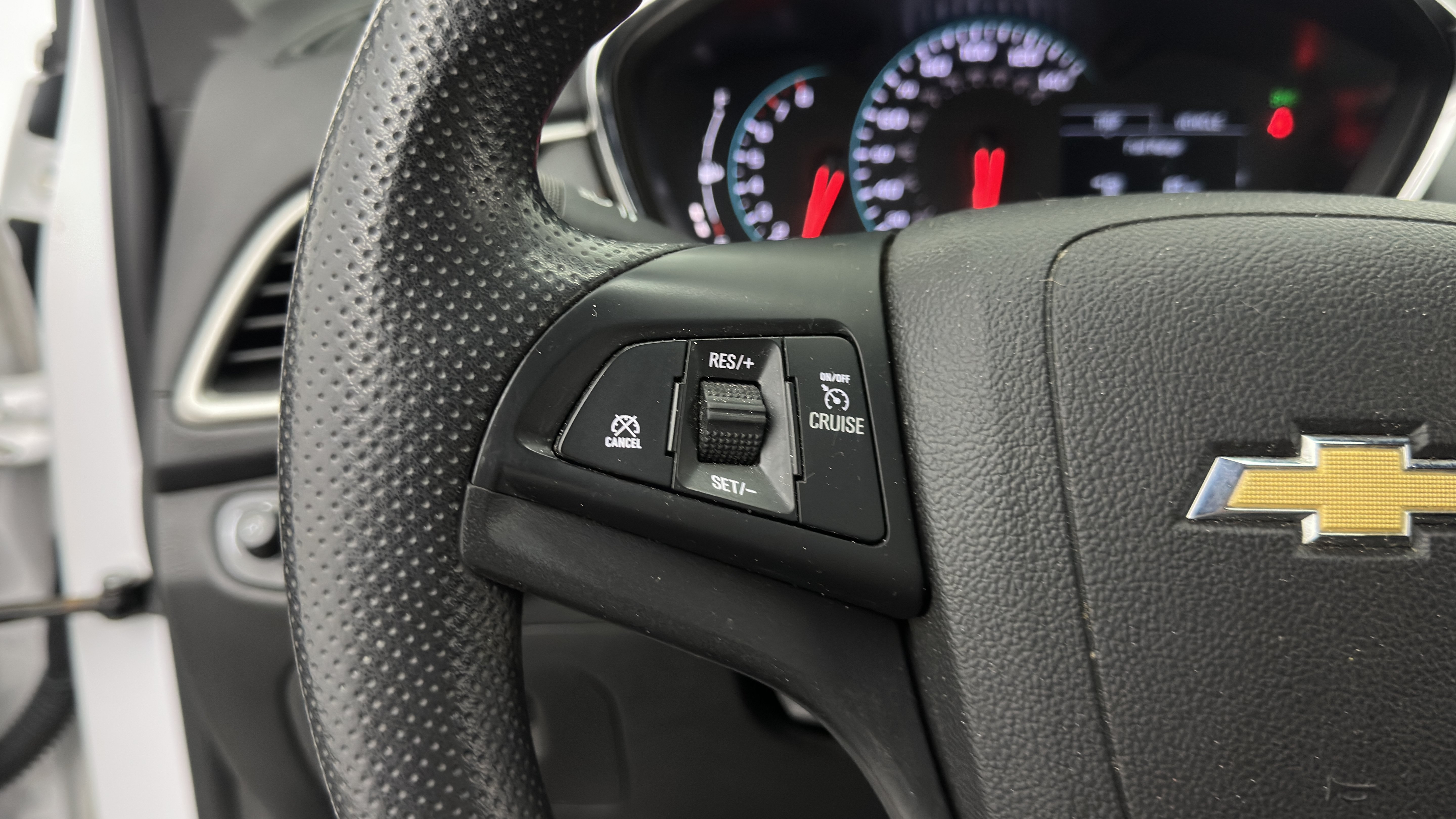 Used 2020 Chevrolet Trax LT FWD image 23