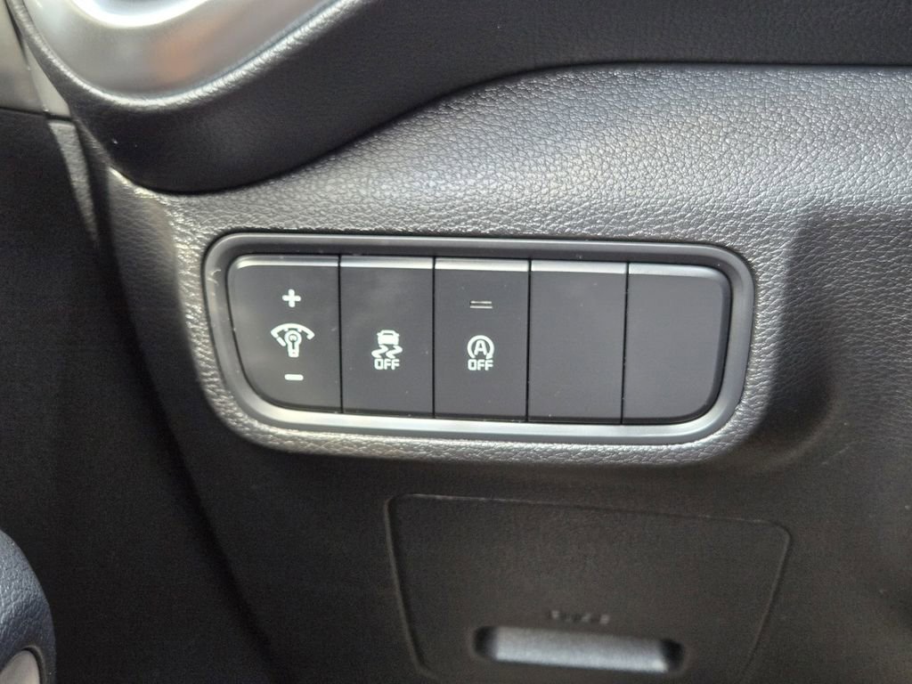 Certified 2025 Kia Soul LX FWD image 24