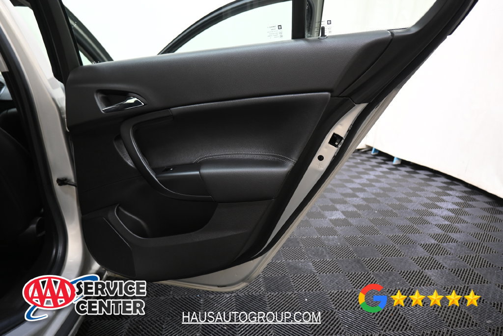 Used 2011 Buick Regal CXL w/ RL3 Preferred Equipment Group FWD image 23