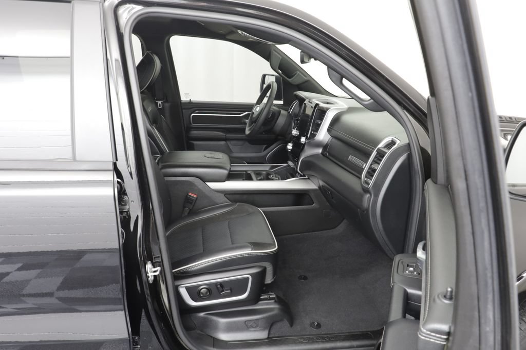 Used 2025 RAM 1500 Laramie w/ Sport Appearance Package AWD/4WD image 20