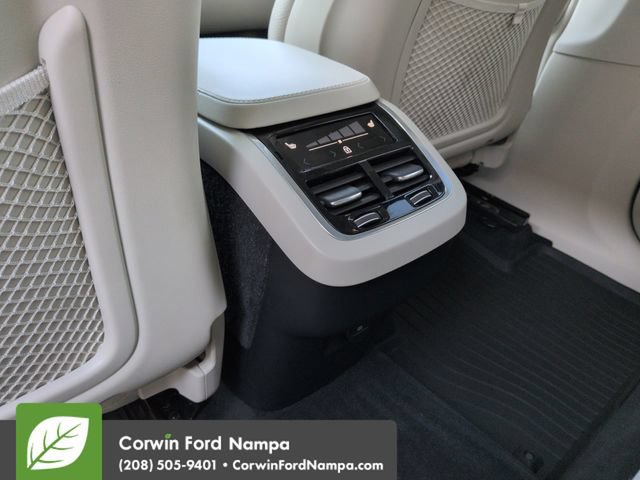 Used 2023 Volvo XC90 B5 Plus w/ Protection Package Premier AWD/4WD image 27
