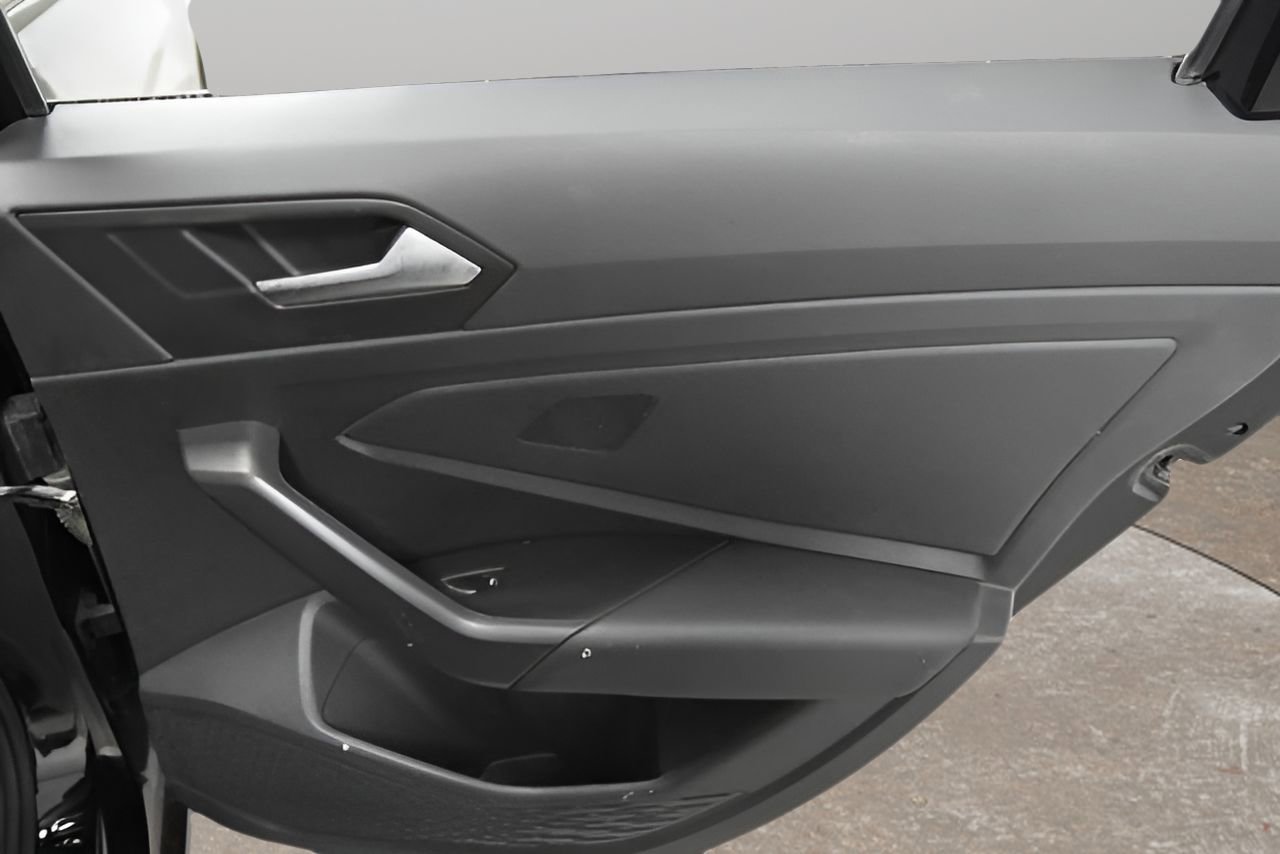 Used 2019 Volkswagen Jetta SE w/ Cold Weather Package image 15