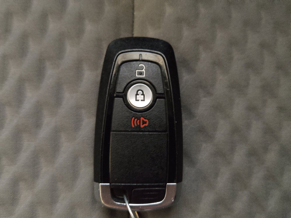 Used 2020 Ford Escape SE image 32