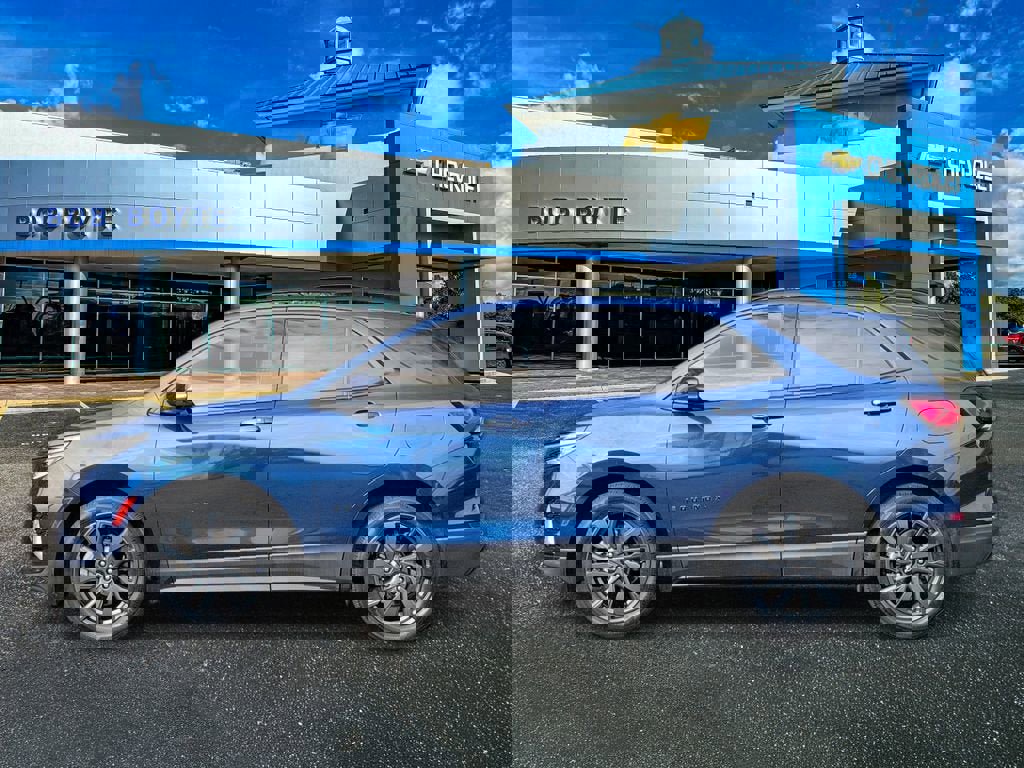 Used 2022 Chevrolet Equinox RS w/ RS Leather Package image 8