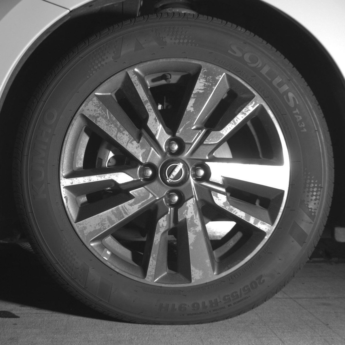 Used 2025 Nissan Versa SV image 9