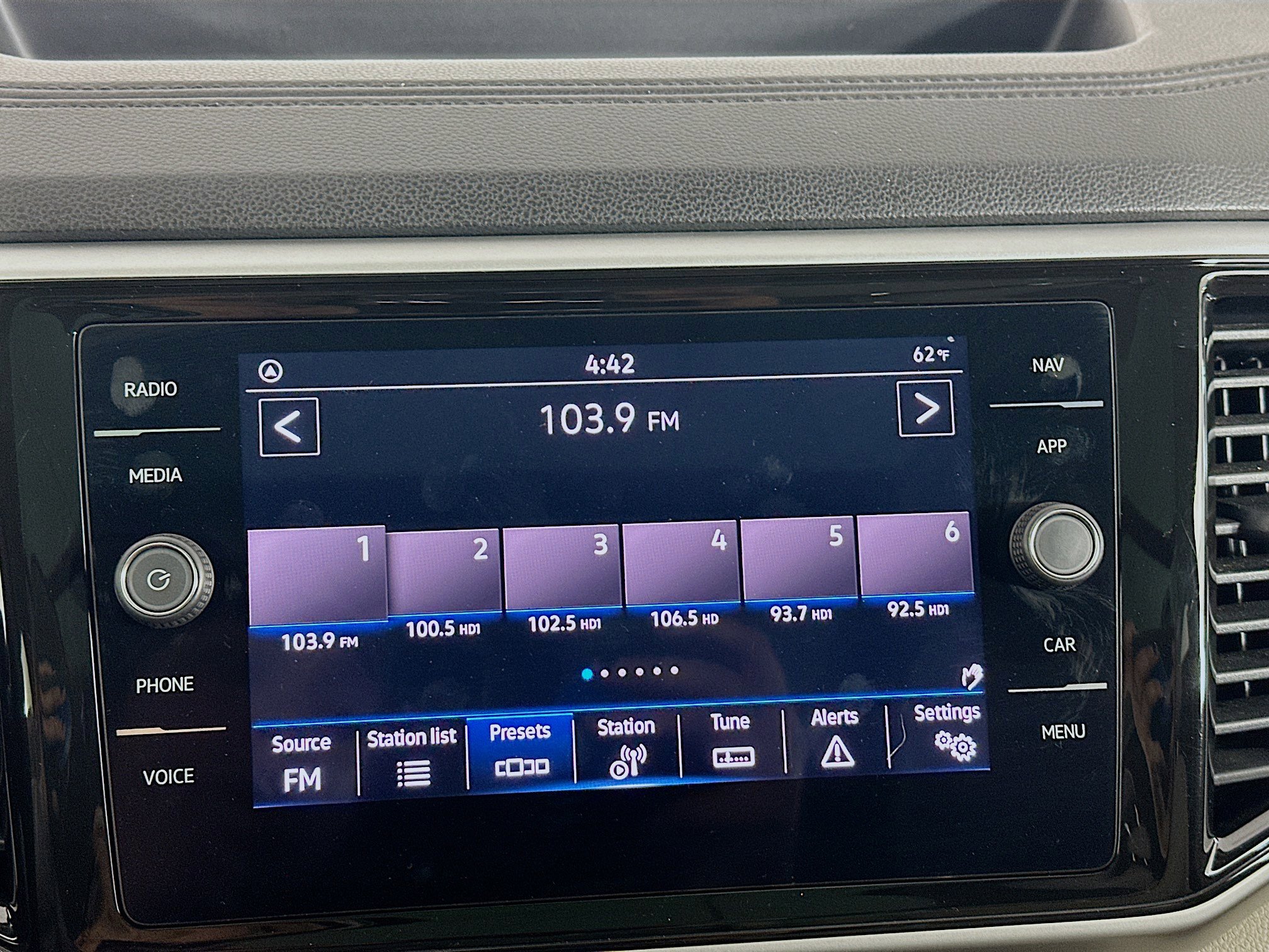 Used 2022 Volkswagen Atlas SEL image 19