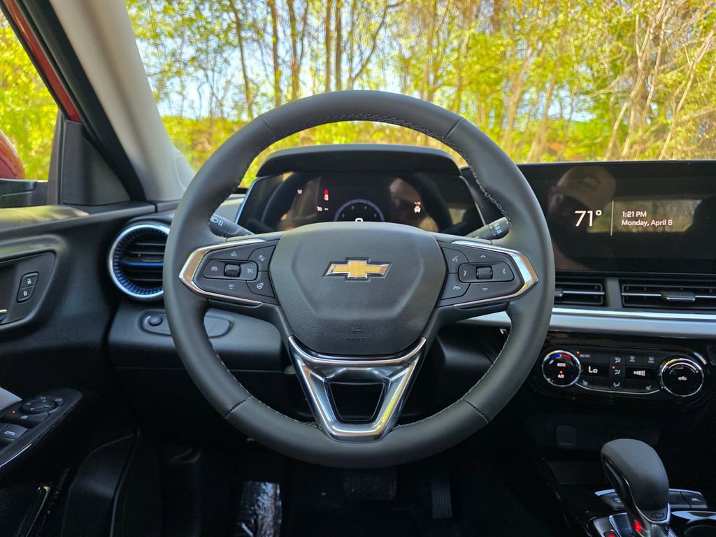 New 2026 Chevrolet Trax LT image 17