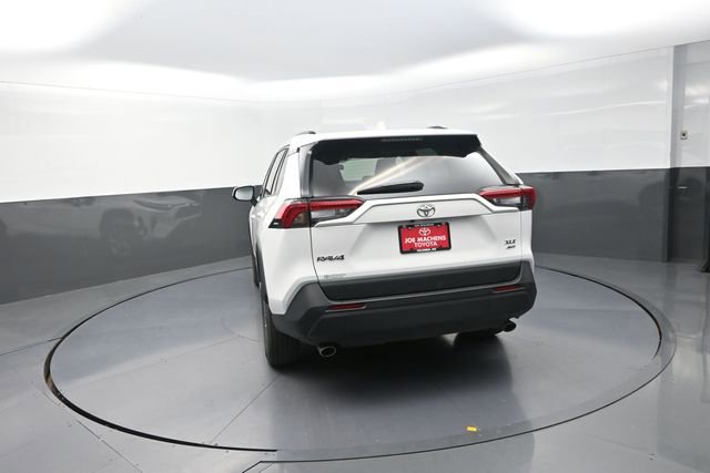 Used 2025 Toyota RAV4 XLE AWD/4WD image 51