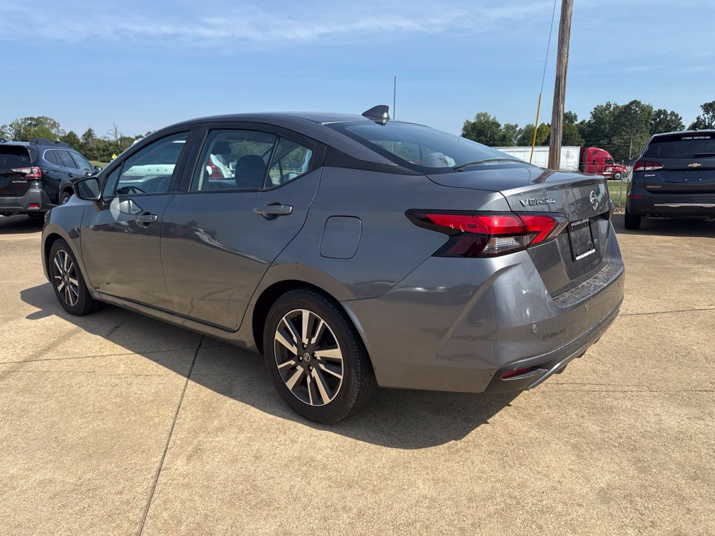 Used 2021 Nissan Versa SV FWD image 5