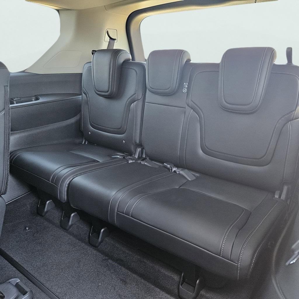 New 2026 Nissan Armada SV image 17
