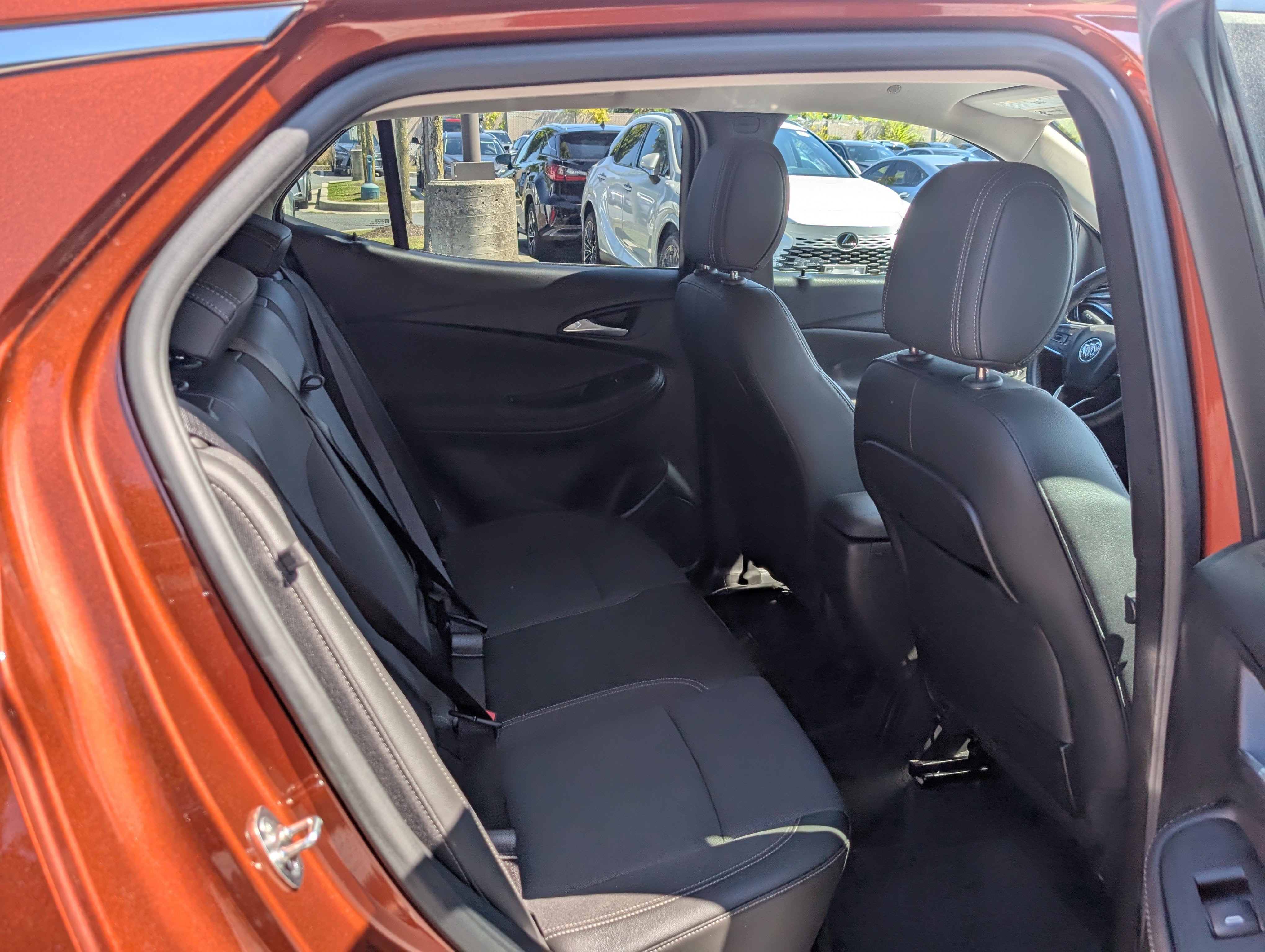 Used 2020 Buick Encore GX Select w/ Advanced Technology Package AWD/4WD image 12