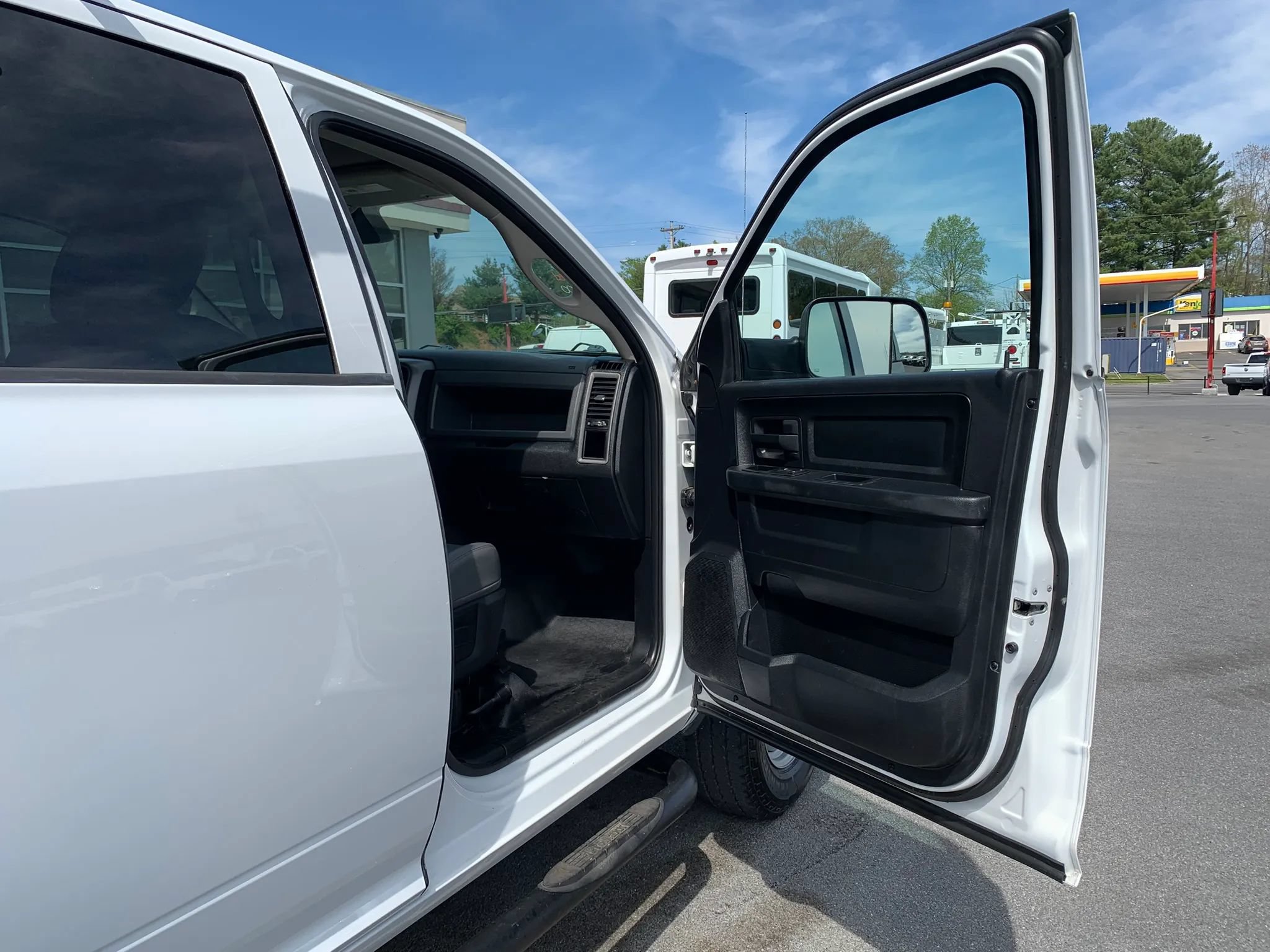 Used 2015 RAM 3500 Tradesman AWD/4WD image 22
