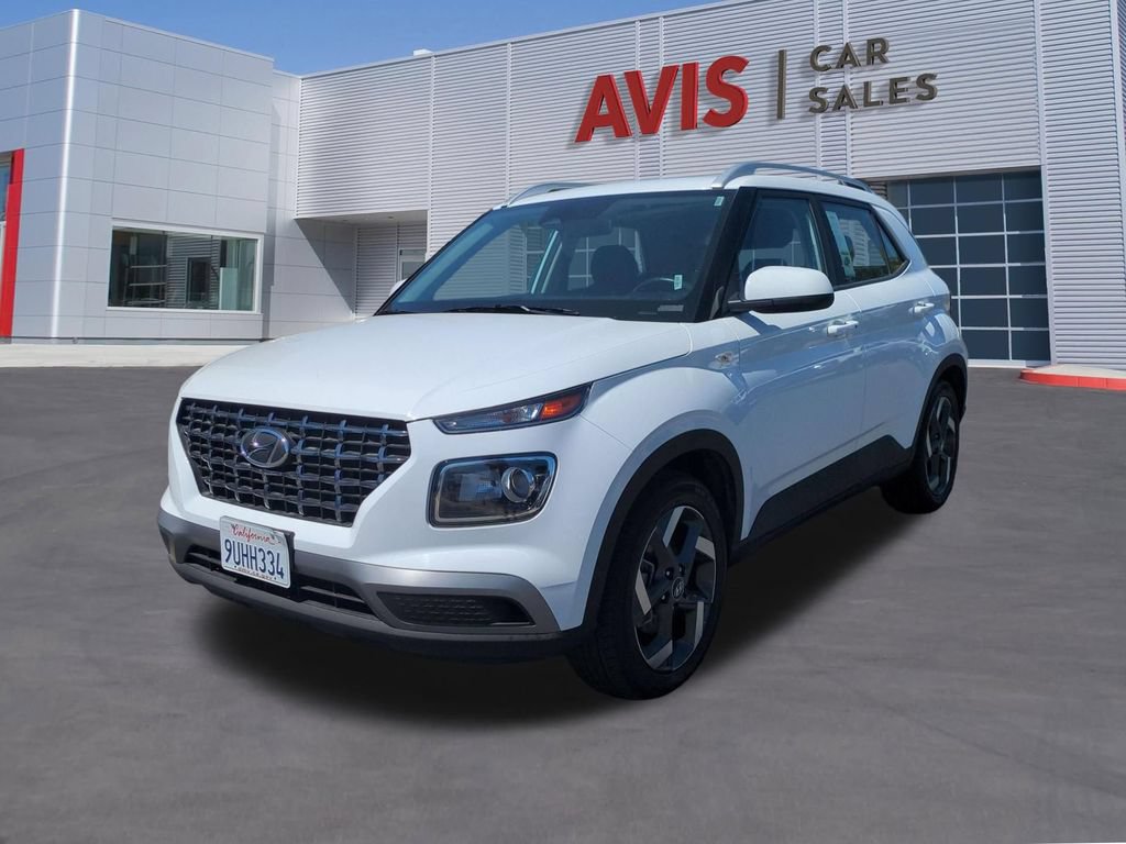 Used 2025 Hyundai Venue SEL FWD image 1
