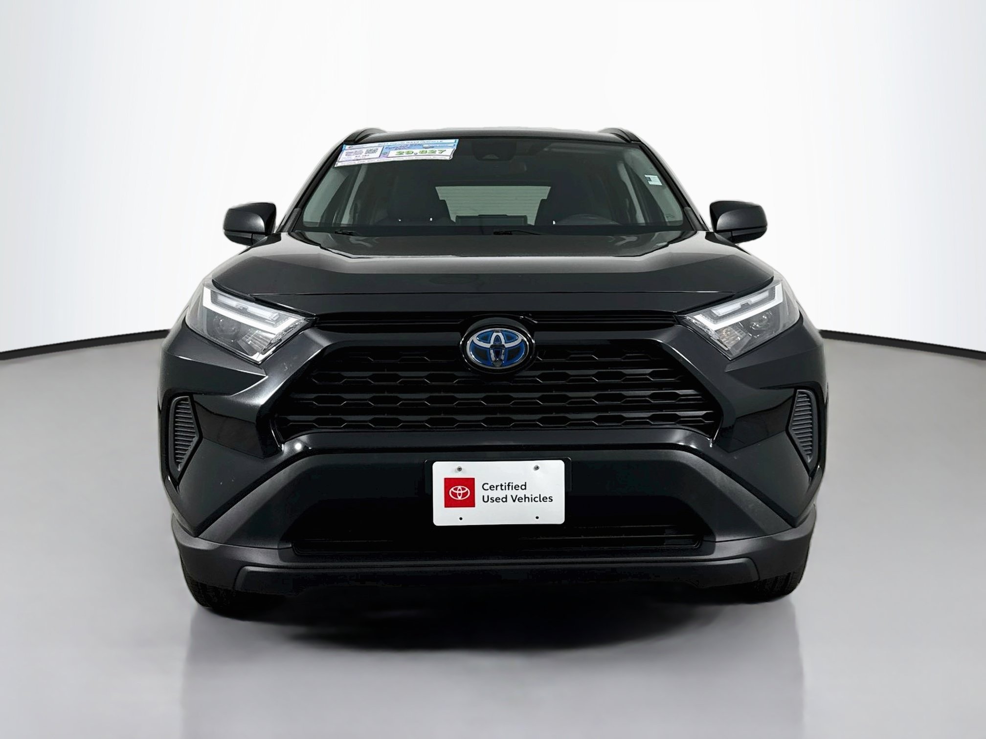 Certified 2023 Toyota RAV4 LE AWD/4WD image 2