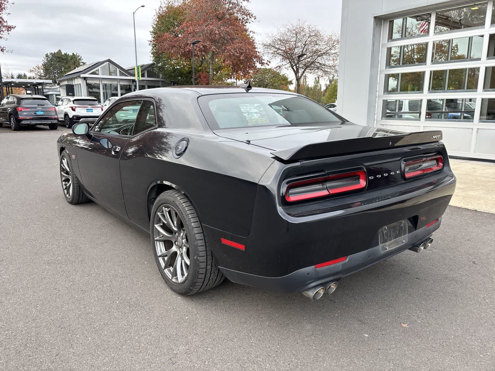 Used 2015 Dodge Challenger SRT RWD image 3
