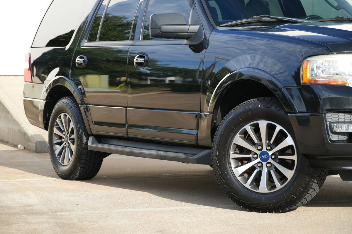 Used 2015 Ford Expedition XLT RWD image 19