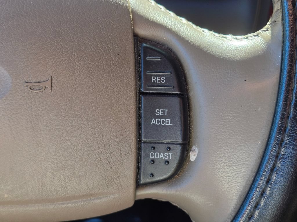 Used 2004 Ford Excursion XLT AWD/4WD image 39