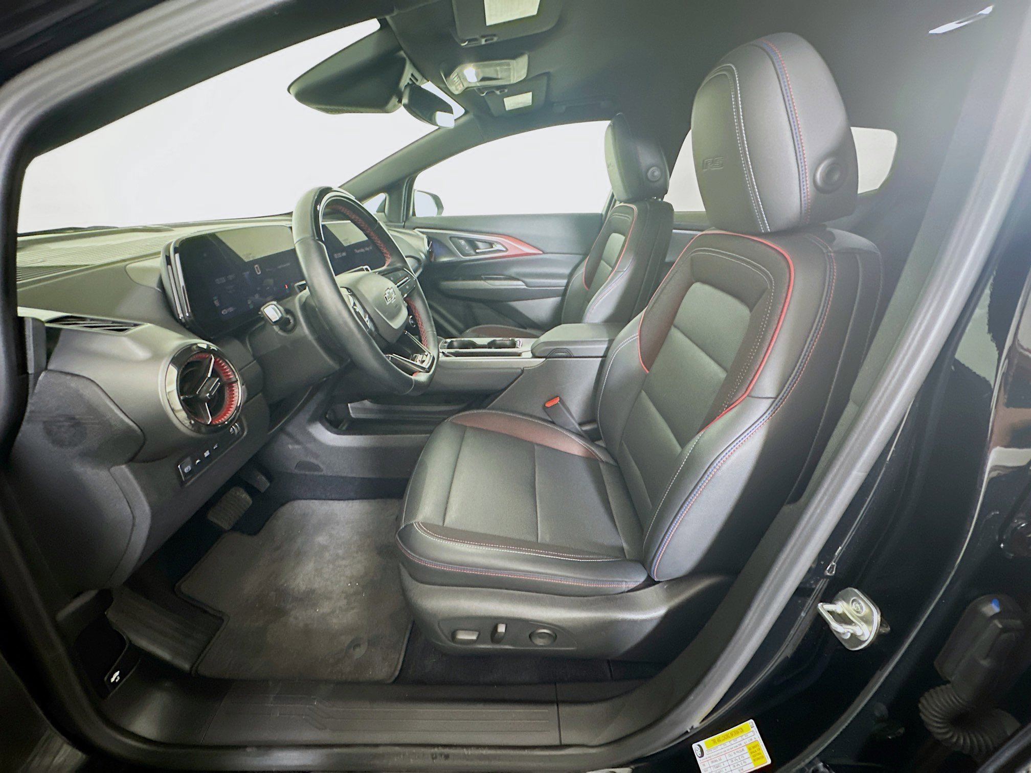 Used 2024 Chevrolet Equinox EV RS AWD/4WD image 12