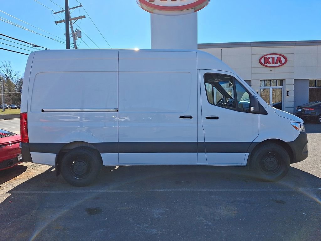 Used 2021 Mercedes-Benz Sprinter 144 Cargo image 4