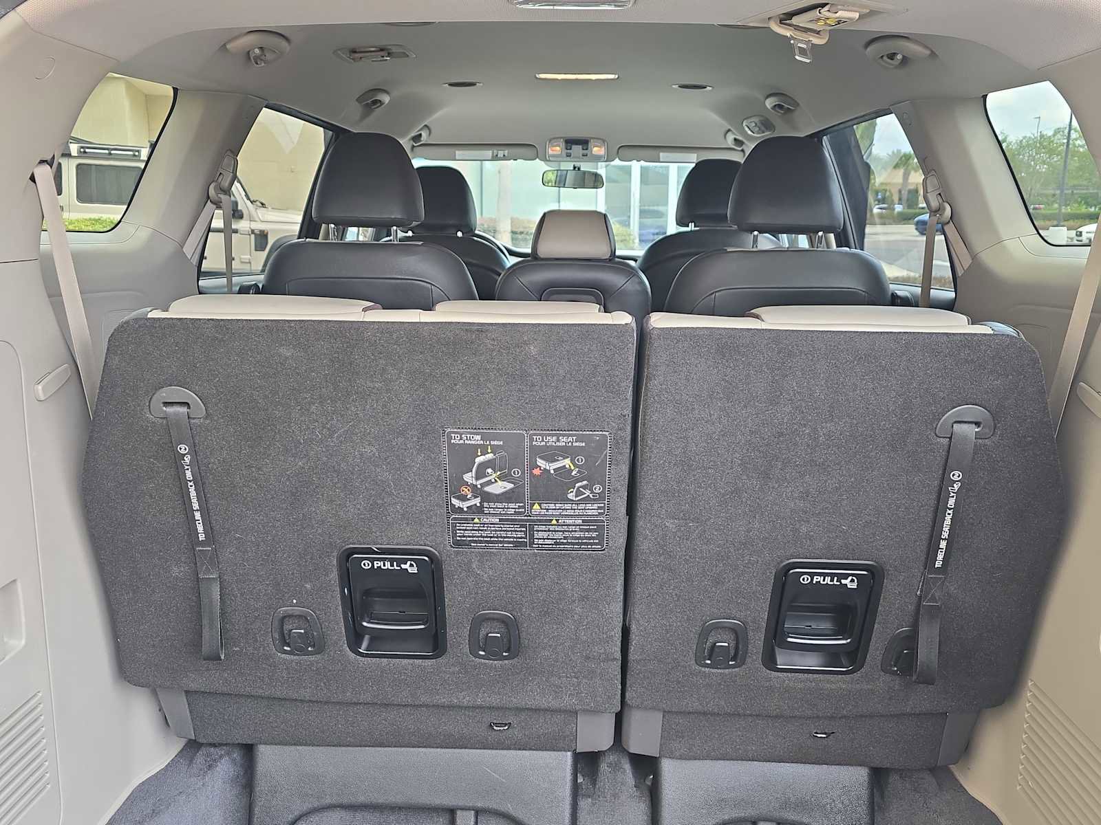 Used 2016 Kia Sedona LX w/ LX Essentials Premium Package FWD image 8