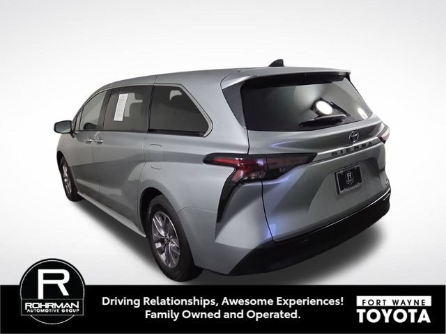 Used 2023 Toyota Sienna LE FWD image 9