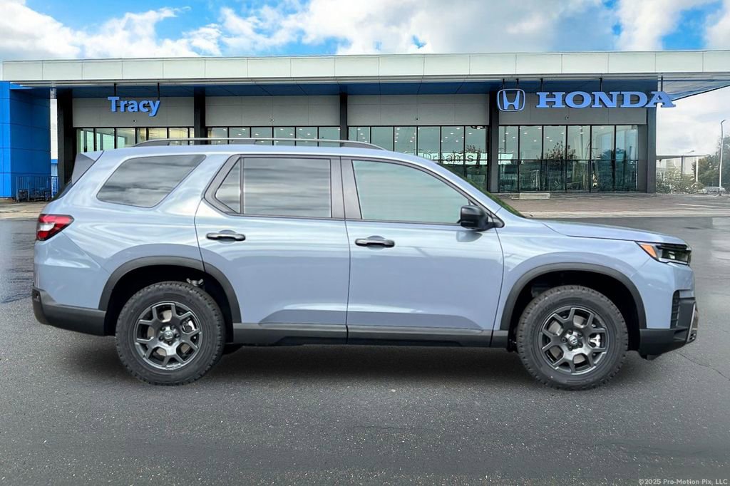 New 2026 Honda Pilot TrailSport image 4