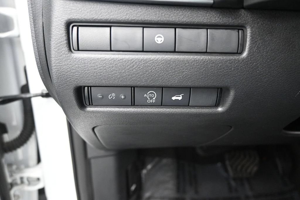 Used 2024 Nissan Rogue SV AWD/4WD image 33