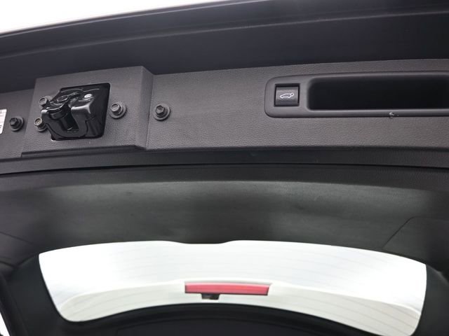 Certified 2021 Toyota Highlander LE image 16