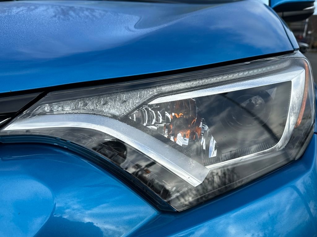 Certified 2018 Toyota RAV4 XLE image 9