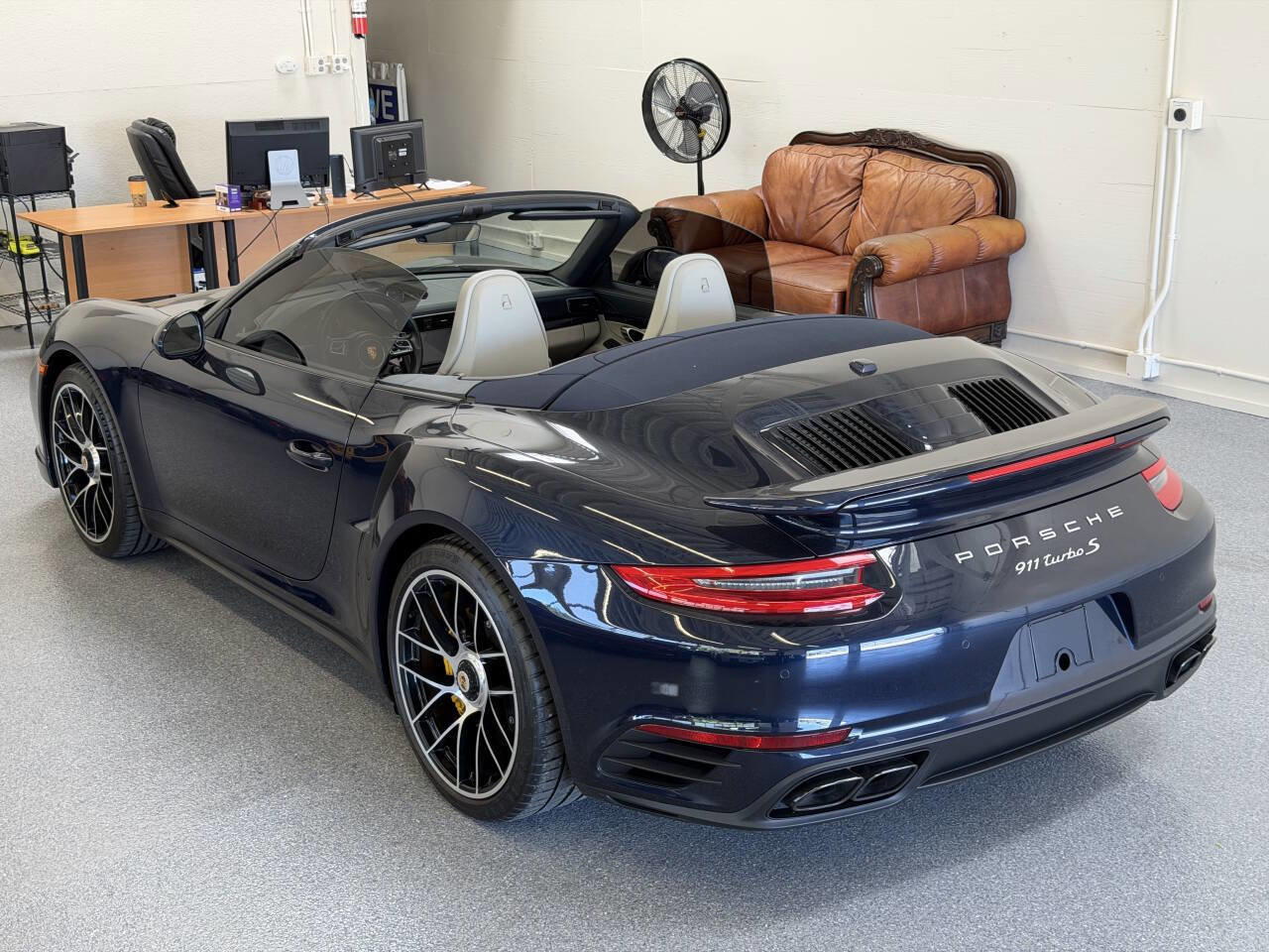 Used 2019 Porsche 911 Turbo S image 30