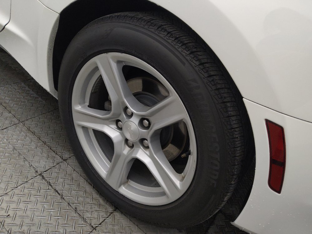 Used 2020 Chevrolet Camaro LT RWD image 31