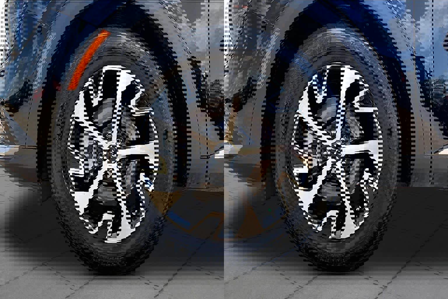 Used 2024 Kia Sportage EX image 11