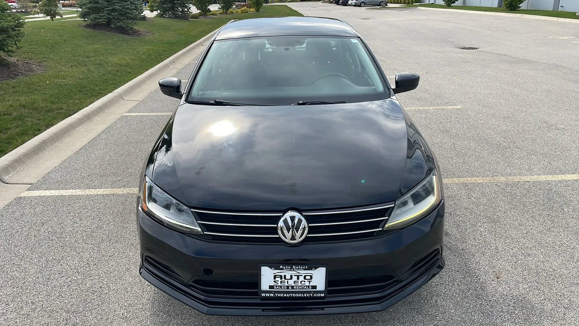 Used 2017 Volkswagen Jetta S image 3