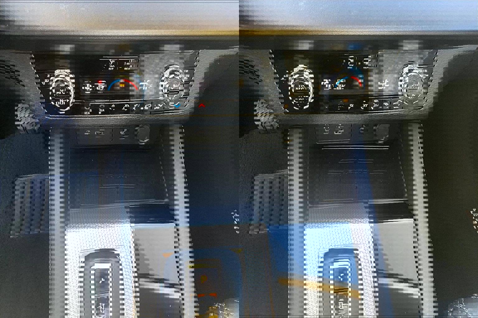 Used 2023 Mitsubishi Outlander SEL image 24