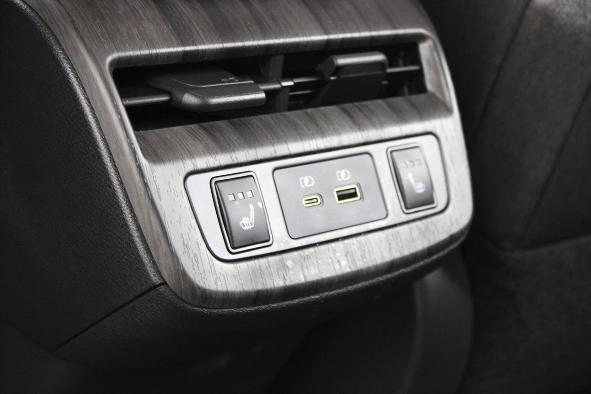 Used 2023 Nissan Ariya FWD image 23