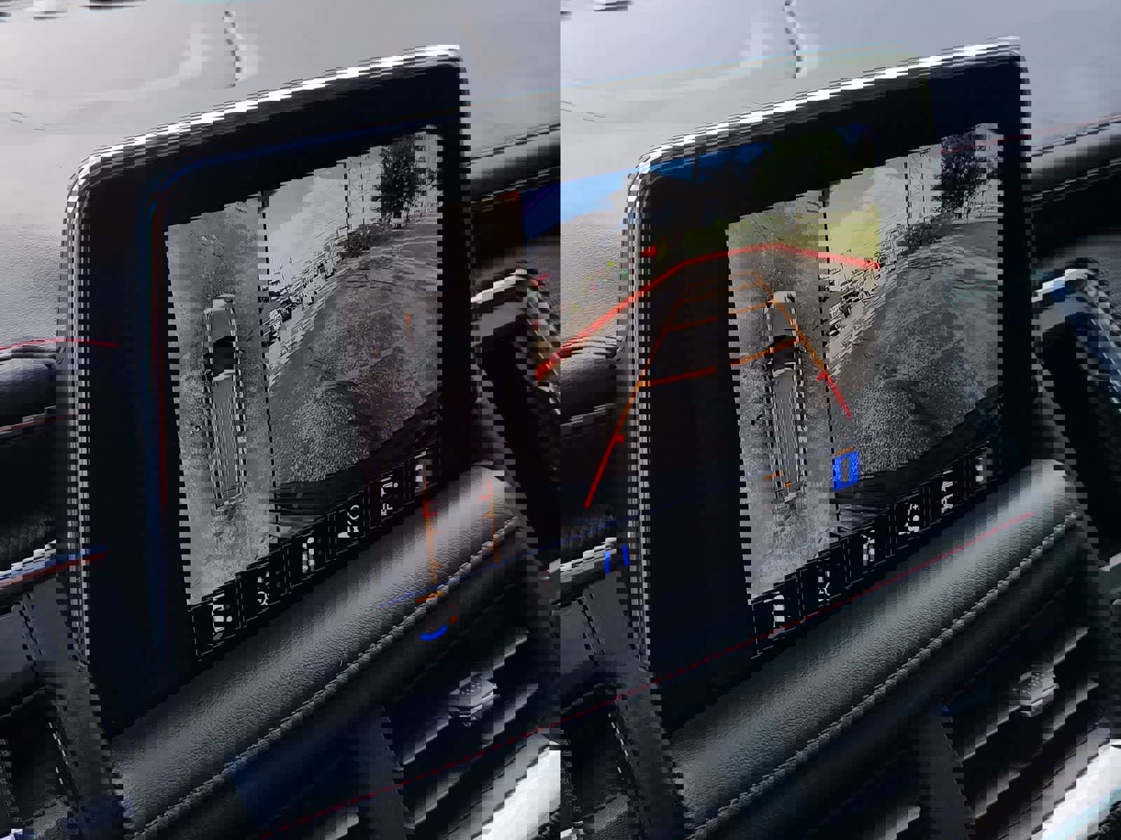 Used 2022 Chevrolet Tahoe RST w/ Luxury Package image 17