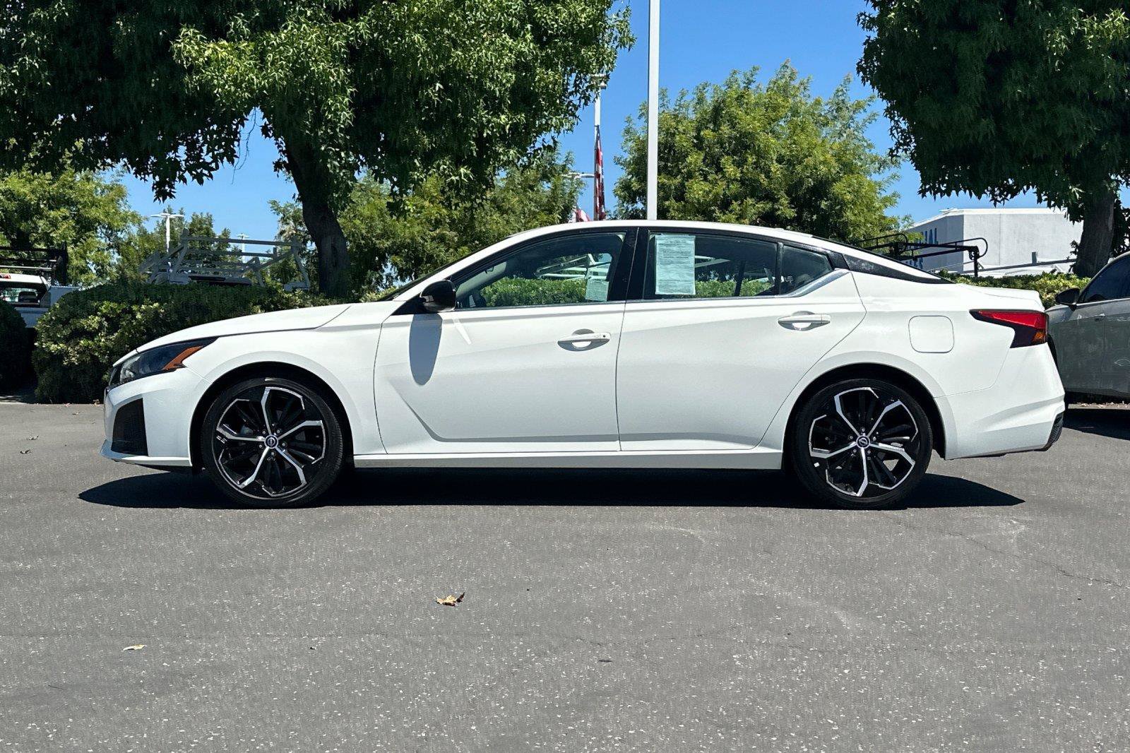 Certified 2024 Nissan Altima 2.5 SR FWD image 7