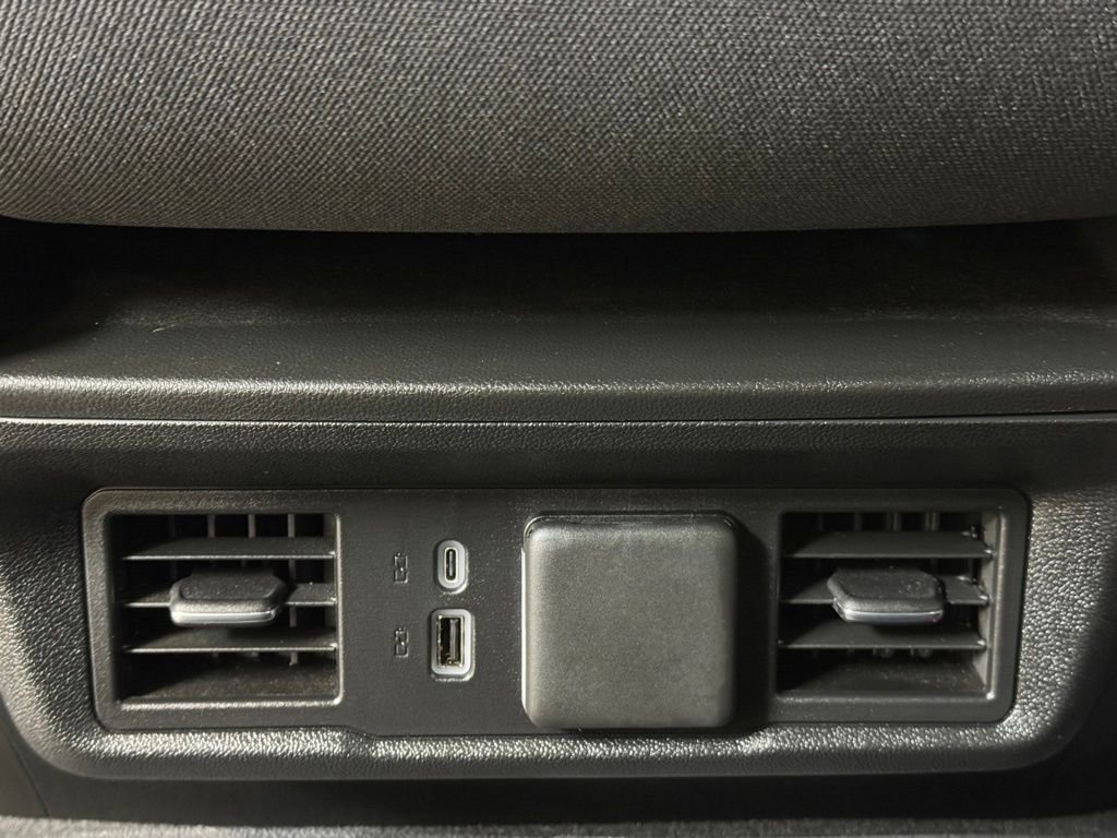 Used 2024 GMC Sierra 1500 SLE w/ Preferred Package image 19