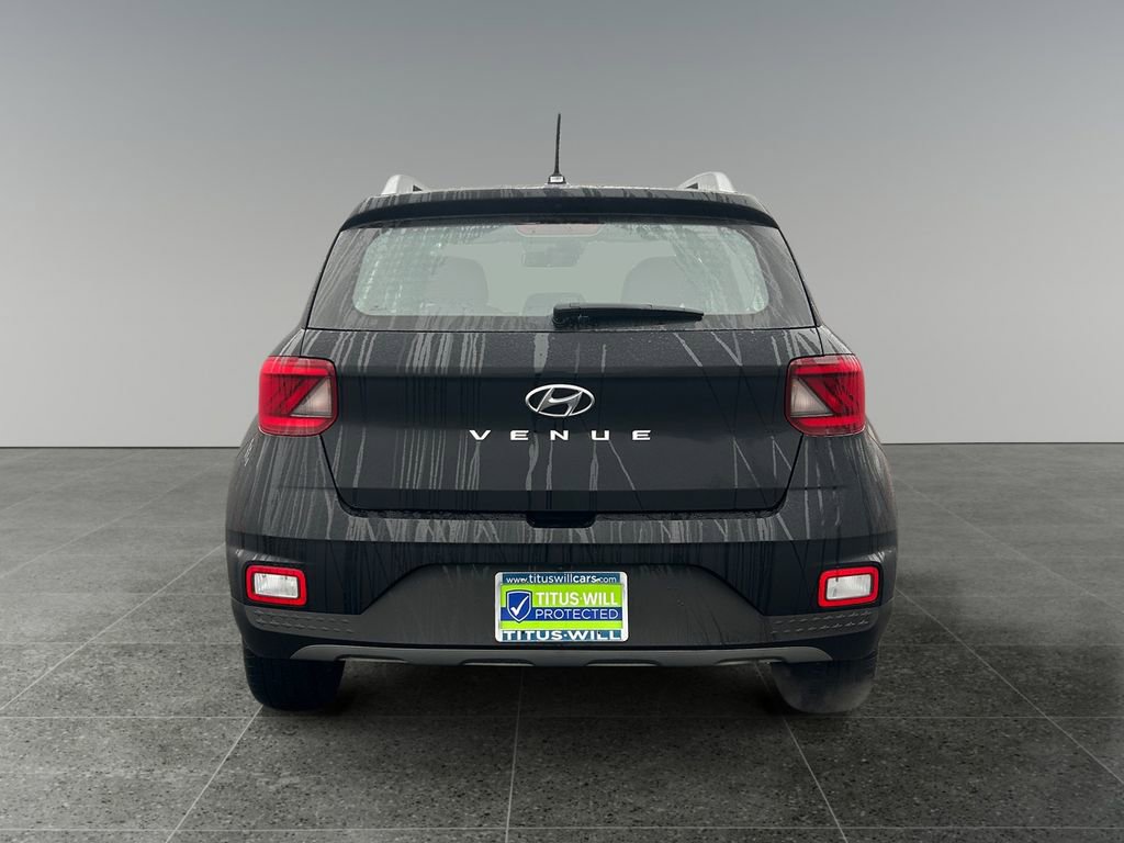 Certified 2025 Hyundai Venue SEL image 6