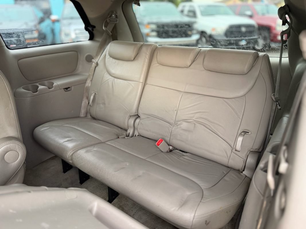 Used 2007 Toyota Sienna XLE Limited FWD image 9
