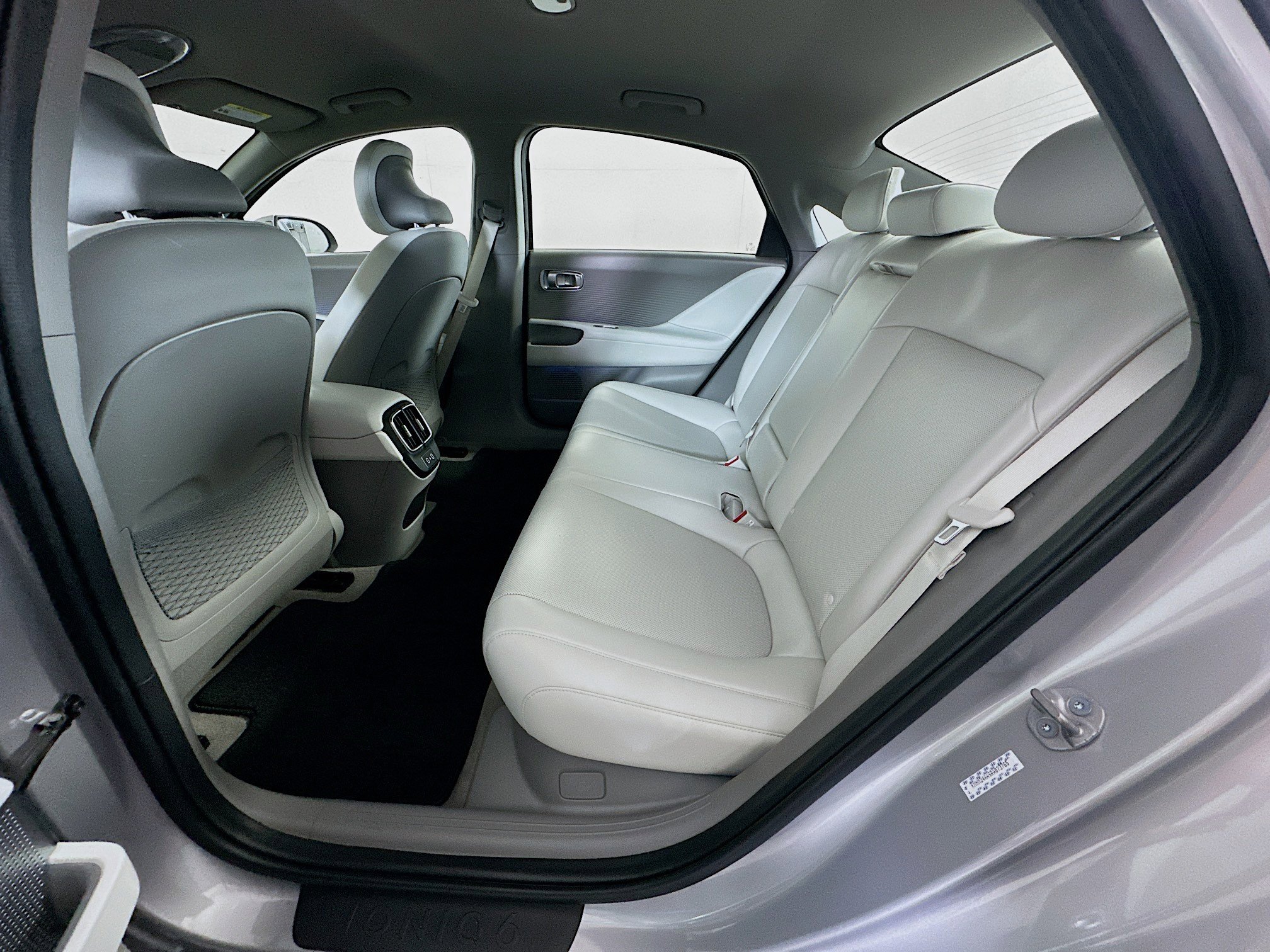 Used 2024 Hyundai Ioniq 6 SEL RWD image 29