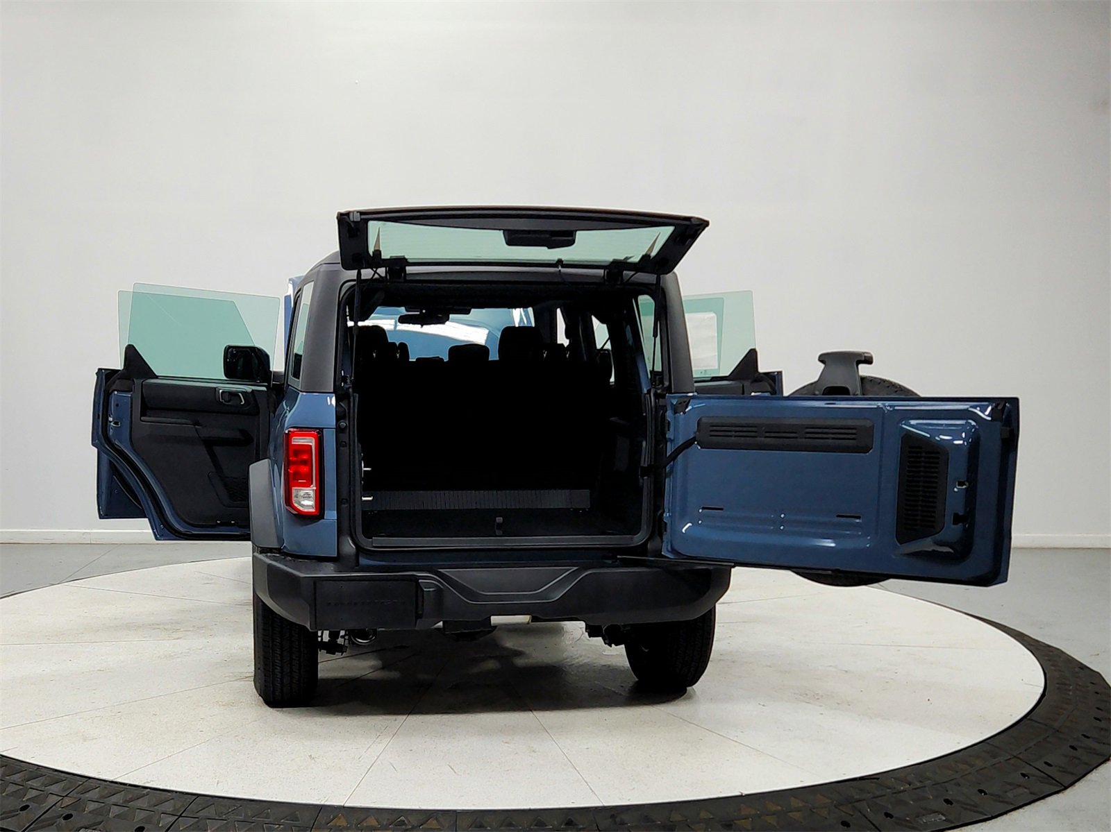 New 2025 Ford Bronco 4-Door image 14