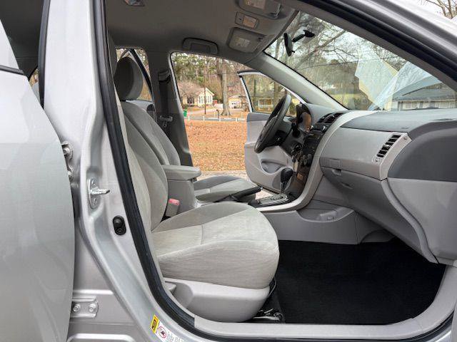 Used 2010 Toyota Corolla image 27