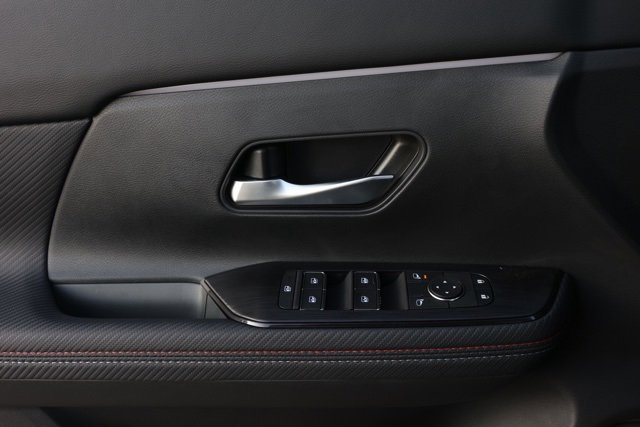New 2025 Nissan Kicks SR image 24