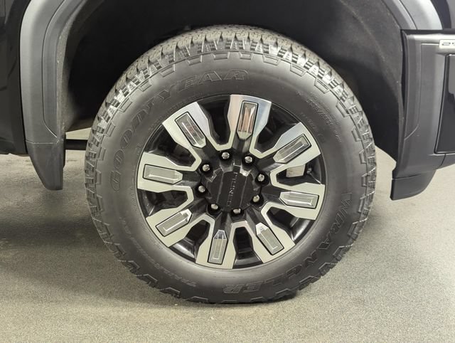 Used 2025 GMC Sierra 2500 Denali w/ Technology Package AWD/4WD image 12