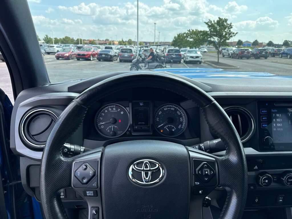 Used 2016 Toyota Tacoma TRD Sport w/ Towing Package AWD/4WD image 13