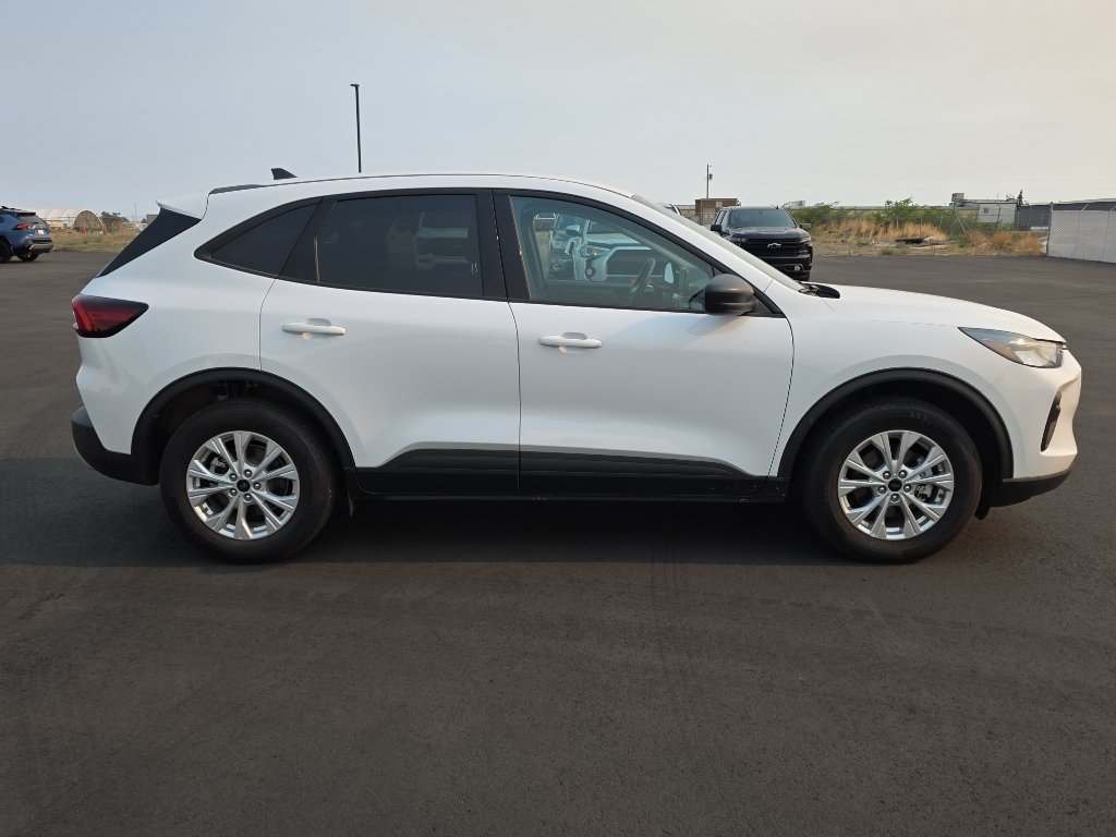 Used 2025 Ford Escape Active AWD/4WD image 9