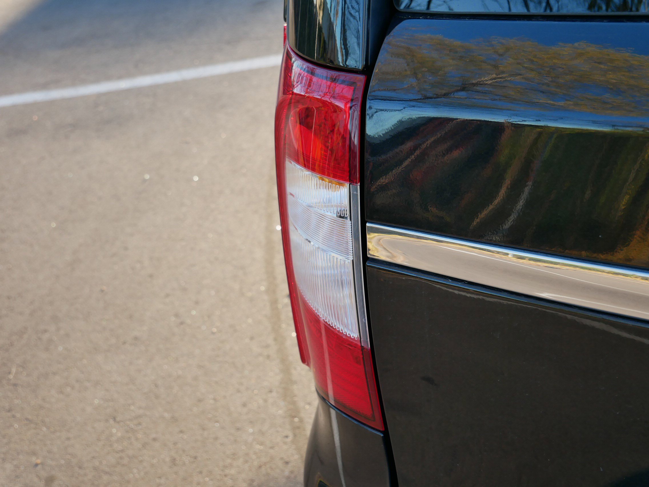 Used 2014 Chrysler Town & Country Touring image 17